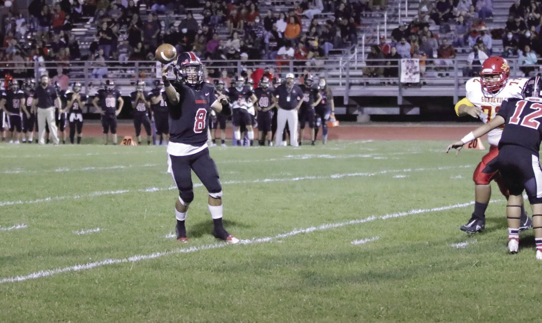Mat Gonzales throws a pass